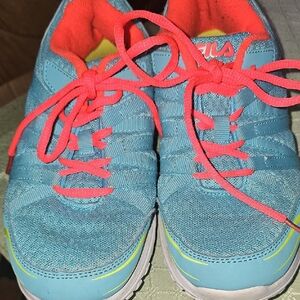 Fila Kids Aqua & Coral Active           Sneakers Size 5½ LIKE NEW